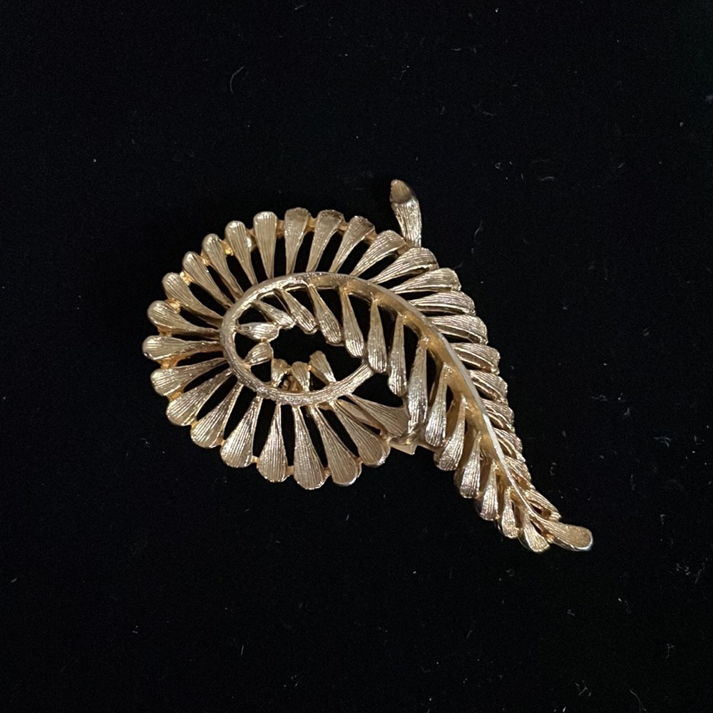 Vintage brooche gold tone - Picture 2 of 4
